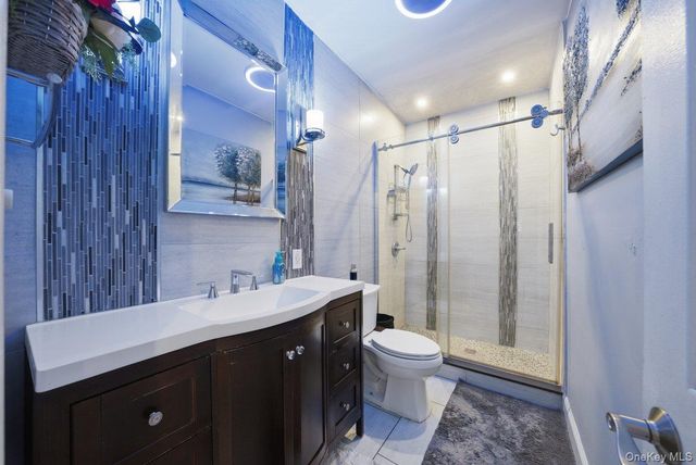 4641 Carpenter Avenue, Bronx, NY 10470