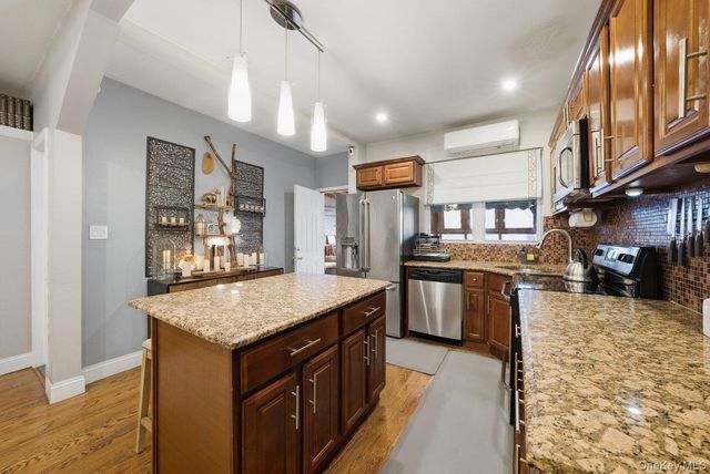 4641 Carpenter Avenue, Bronx, NY 10470