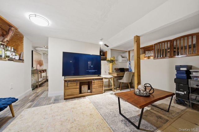 4641 Carpenter Avenue, Bronx, NY 10470