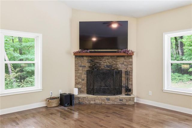 16 Allatoona Woods Trail SE, Acworth, GA 30102