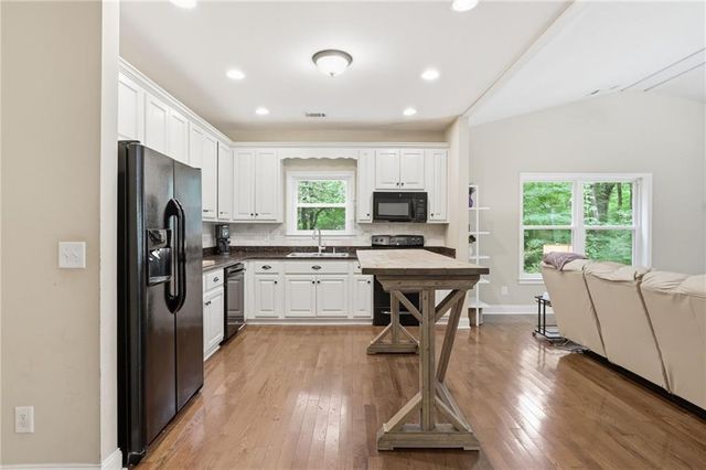16 Allatoona Woods Trail SE, Acworth, GA 30102