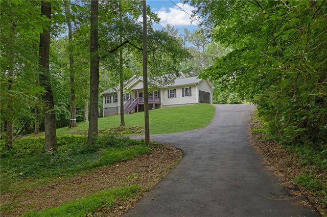 16 Allatoona Woods Trail SE, Acworth, GA 30102