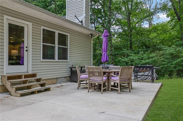 16 Allatoona Woods Trail SE, Acworth, GA 30102