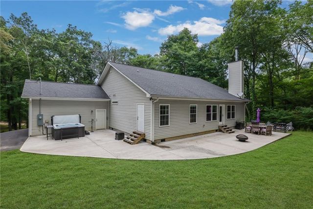 16 Allatoona Woods Trail SE, Acworth, GA 30102