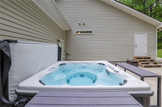16 Allatoona Woods Trail SE, Acworth, GA 30102