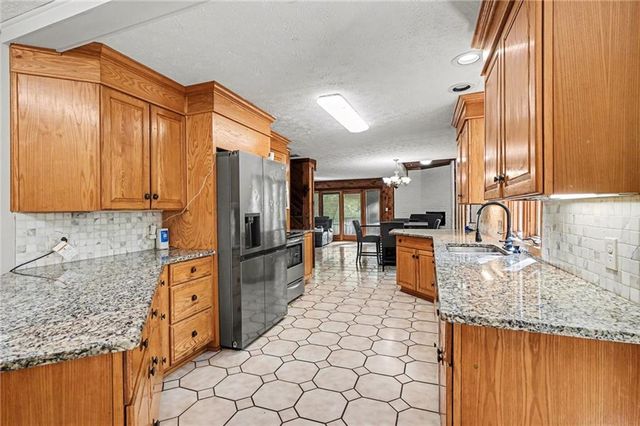 2530 Rockbridge Road NW, Conyers, GA 30012