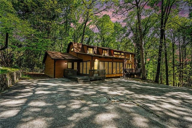 2530 Rockbridge Road NW, Conyers, GA 30012