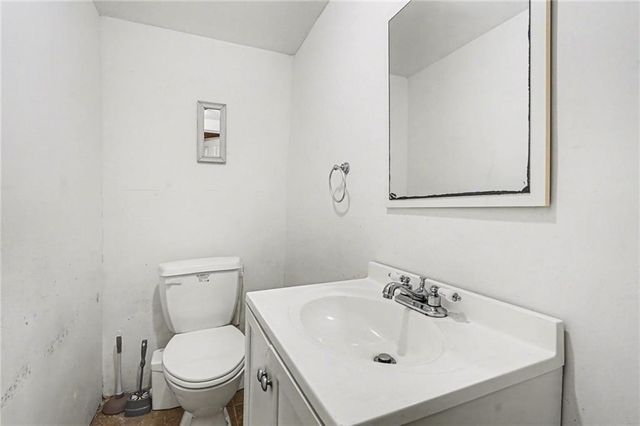 2530 Rockbridge Road NW, Conyers, GA 30012