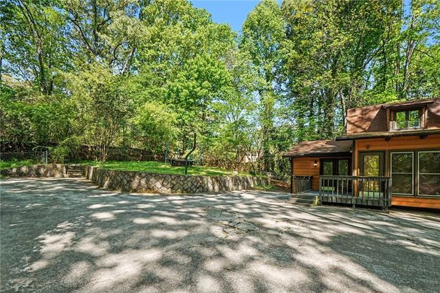 2530 Rockbridge Road NW, Conyers, GA 30012