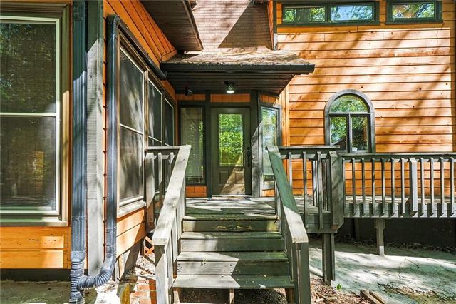 2530 Rockbridge Road NW, Conyers, GA 30012