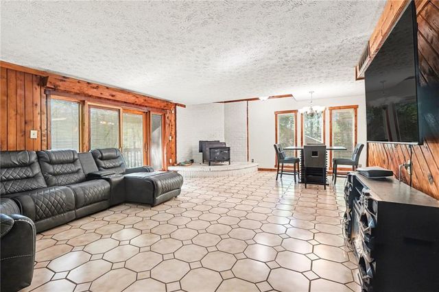 2530 Rockbridge Road NW, Conyers, GA 30012