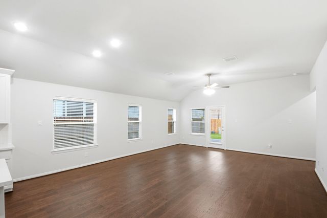 2106 Villa Flora Lane, Friendswood, TX 77546