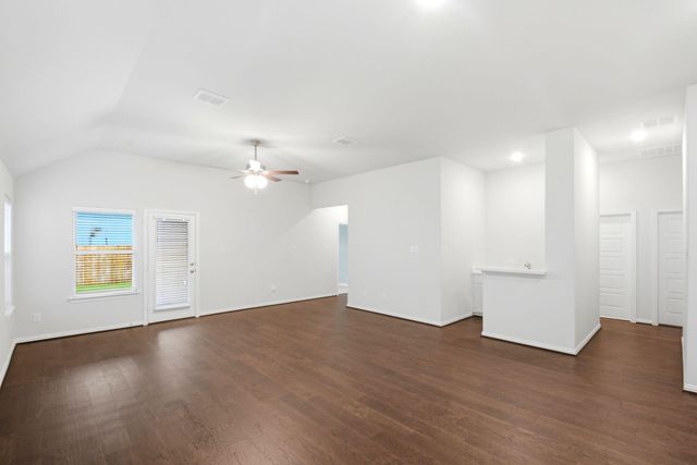 2106 Villa Flora Lane, Friendswood, TX 77546