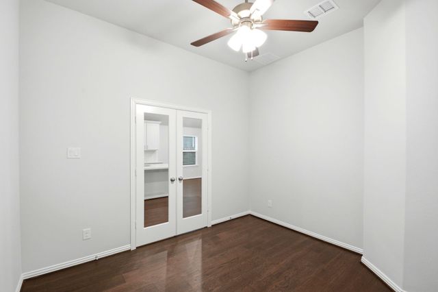 2106 Villa Flora Lane, Friendswood, TX 77546