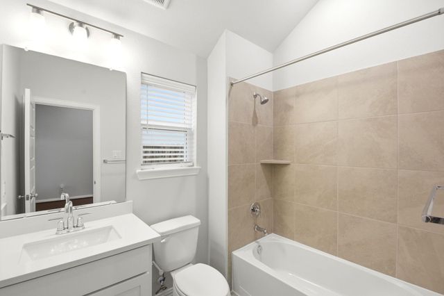 2106 Villa Flora Lane, Friendswood, TX 77546
