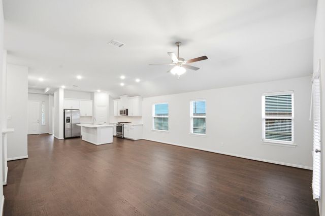 2106 Villa Flora Lane, Friendswood, TX 77546
