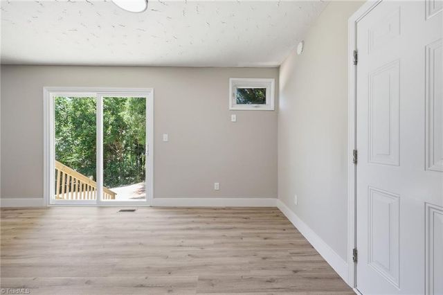 4237 Valley Circle, Thomasville, NC 27360