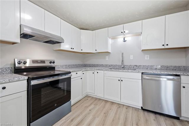 4237 Valley Circle, Thomasville, NC 27360