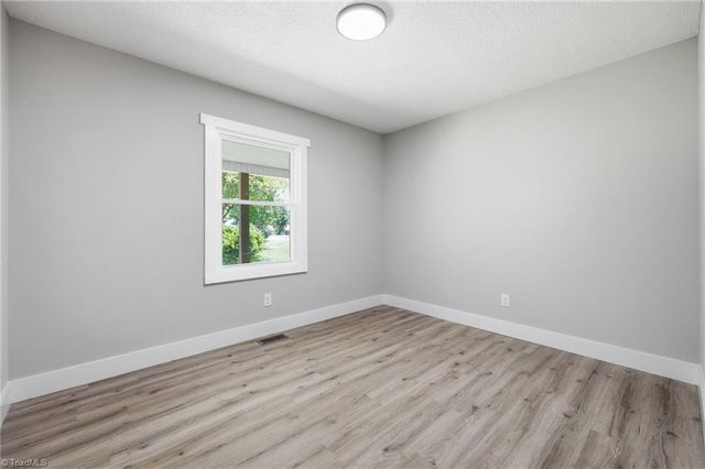 4237 Valley Circle, Thomasville, NC 27360