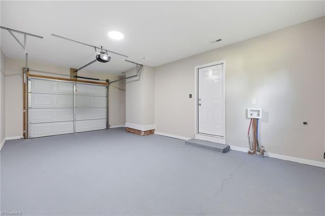 4237 Valley Circle, Thomasville, NC 27360