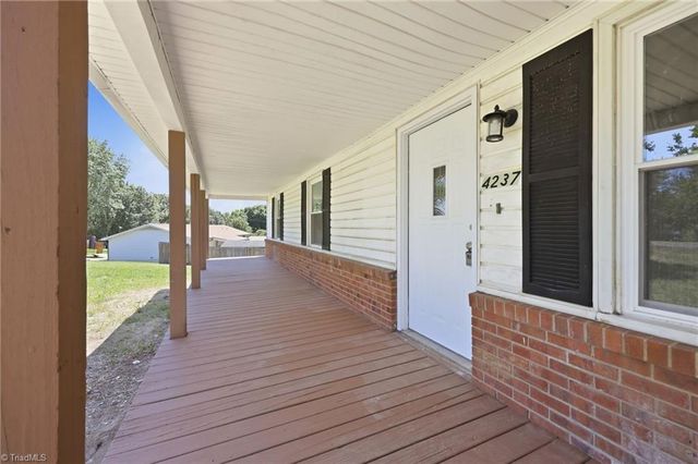 4237 Valley Circle, Thomasville, NC 27360