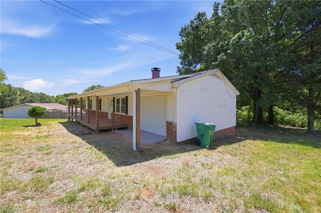 4237 Valley Circle, Thomasville, NC 27360