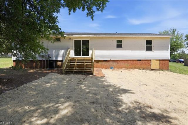 4237 Valley Circle, Thomasville, NC 27360