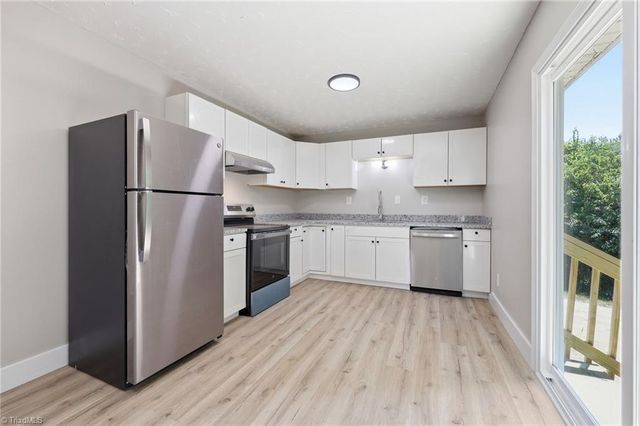 4237 Valley Circle, Thomasville, NC 27360