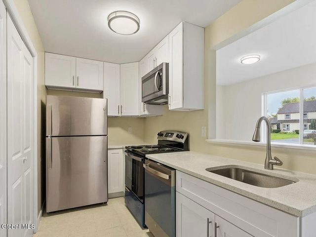 19 Harvest Way A, Waterford, NY 12188