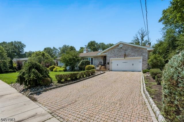 196 Hawthorne Dr, Clark Twp., NJ 07066