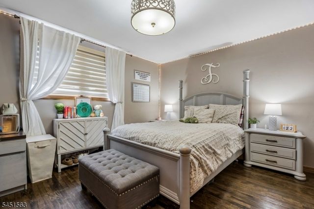 196 Hawthorne Dr, Clark Twp., NJ 07066