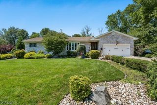 196 Hawthorne Dr, Clark Twp., NJ 07066