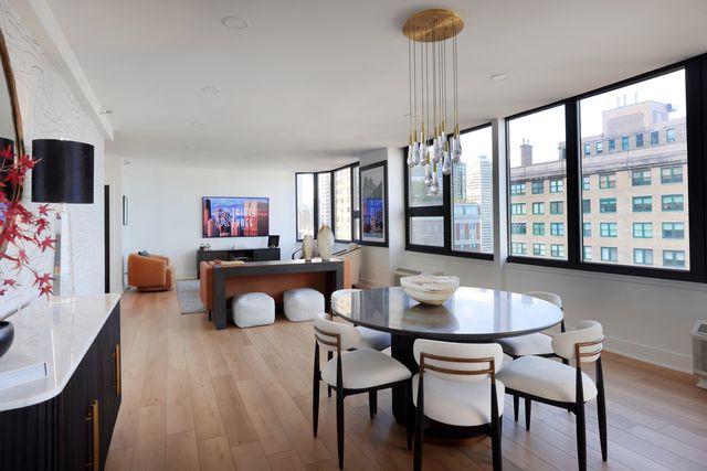 221 E Walton Place 19E, Chicago, IL 60611