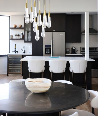 221 E Walton Place 19E, Chicago, IL 60611