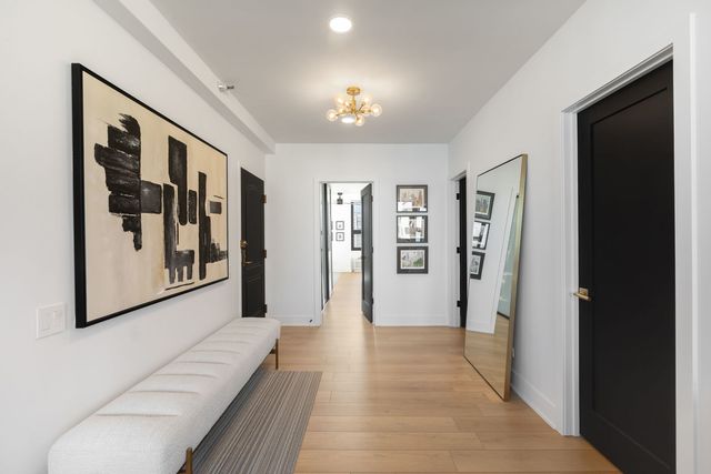 221 E Walton Place 19E, Chicago, IL 60611