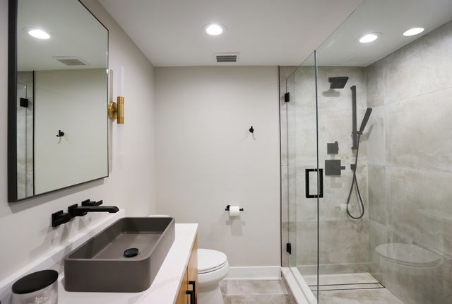 221 E Walton Place 19E, Chicago, IL 60611