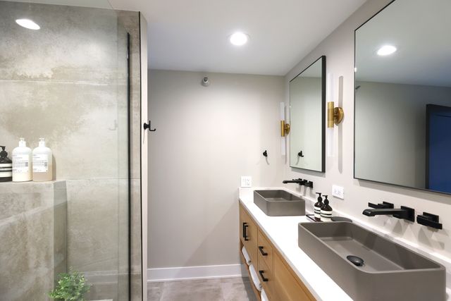 221 E Walton Place 19E, Chicago, IL 60611