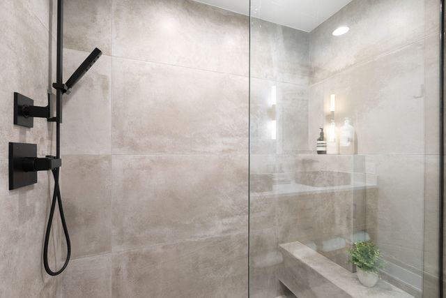 221 E Walton Place 19E, Chicago, IL 60611