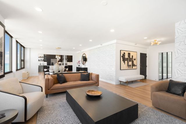 221 E Walton Place 19E, Chicago, IL 60611