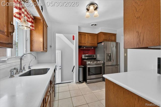 21700 Trombly Street, St. Clair Shores, MI 48080