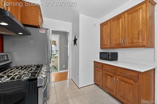 21700 Trombly Street, St. Clair Shores, MI 48080