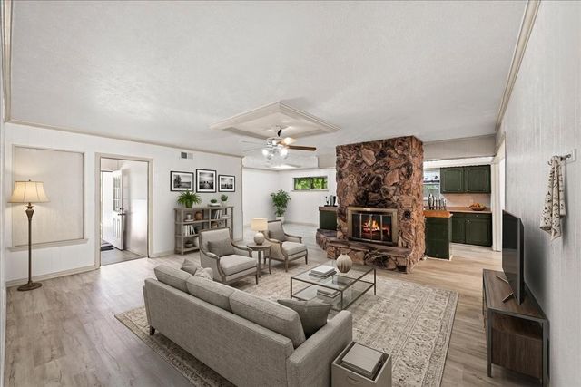 2400 Douglas Avenue, Irving, TX 75062