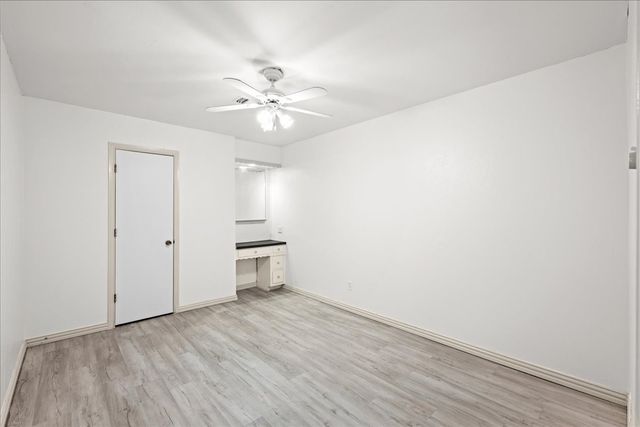 2400 Douglas Avenue, Irving, TX 75062