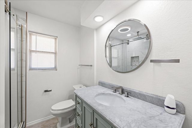 2400 Douglas Avenue, Irving, TX 75062
