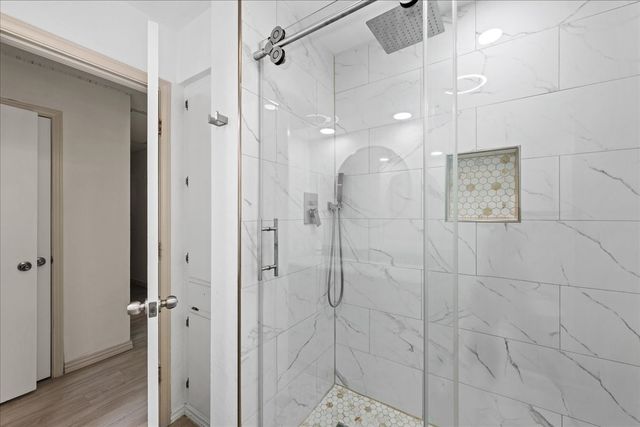2400 Douglas Avenue, Irving, TX 75062