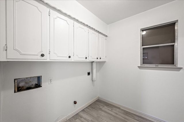 2400 Douglas Avenue, Irving, TX 75062