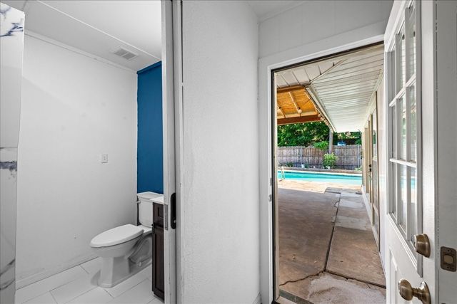 2400 Douglas Avenue, Irving, TX 75062
