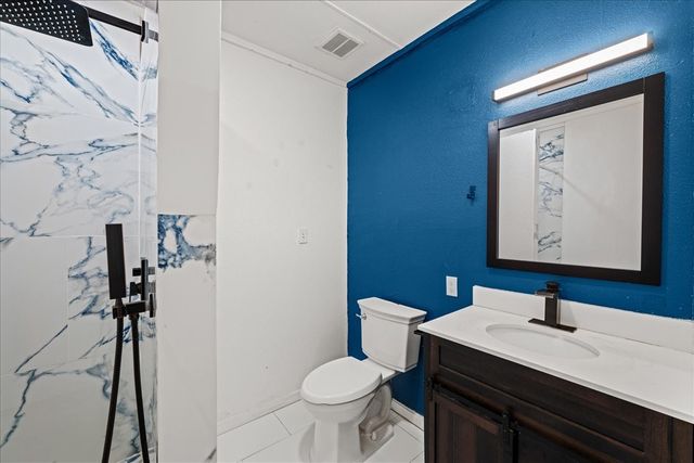 2400 Douglas Avenue, Irving, TX 75062