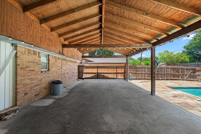 2400 Douglas Avenue, Irving, TX 75062