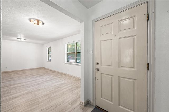 2400 Douglas Avenue, Irving, TX 75062